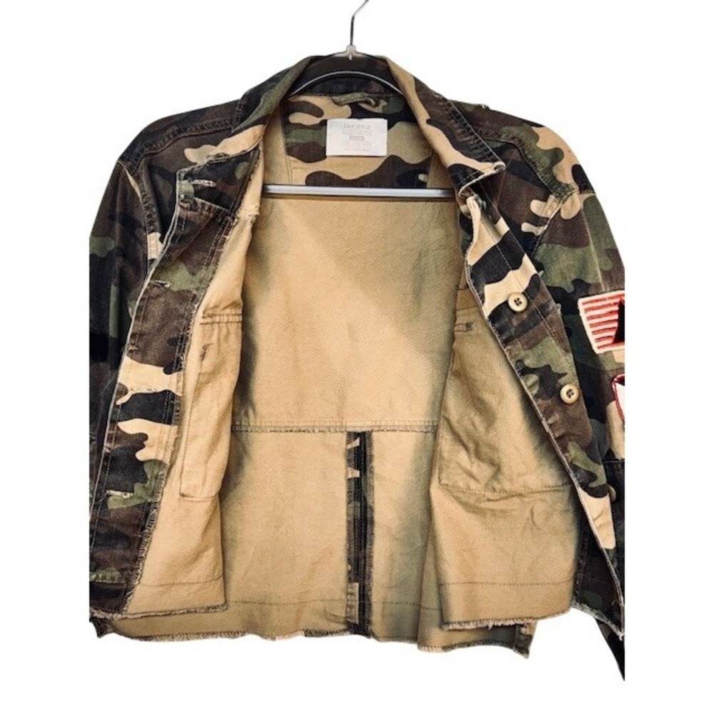 Bershka Camo Utility Jacket Cropped Distressed Raw Hem Small Grunge Casual Edgy - Picture 3 of 16